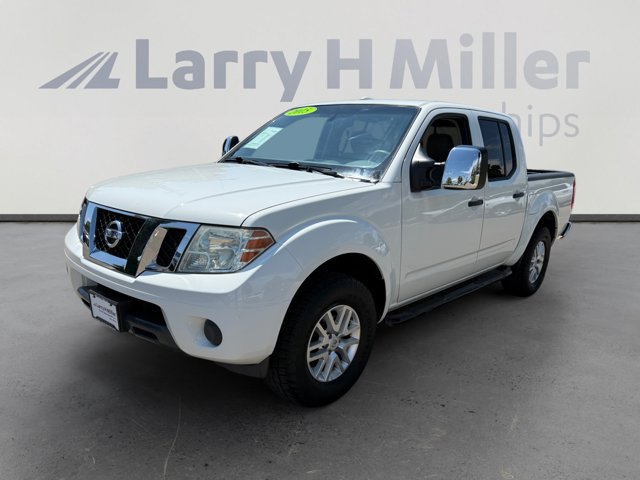 2015 Nissan Frontier SV 4WD! CREW CAB! CLEAN MACHINE!