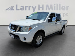 2015 Nissan Frontier SV 4WD! CREW CAB! CLEAN MACHINE!