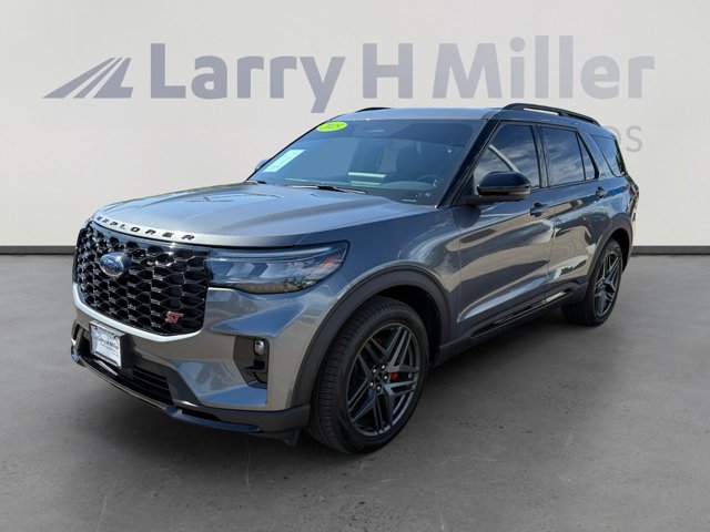 2025 Ford Explorer ST 4WD! LOADED! LOW MILES!