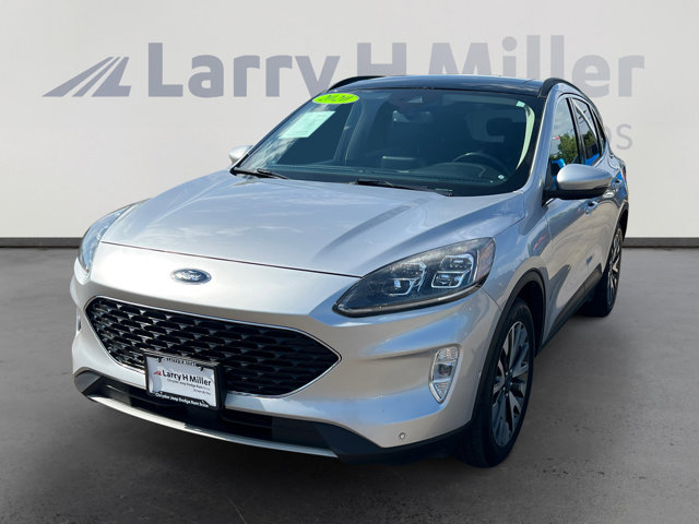 2020 Ford Escape Titanium AWD! LOW MILES!