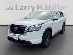 2022 Nissan Pathfinder S 4WD! 3RD ROW SEATING!
