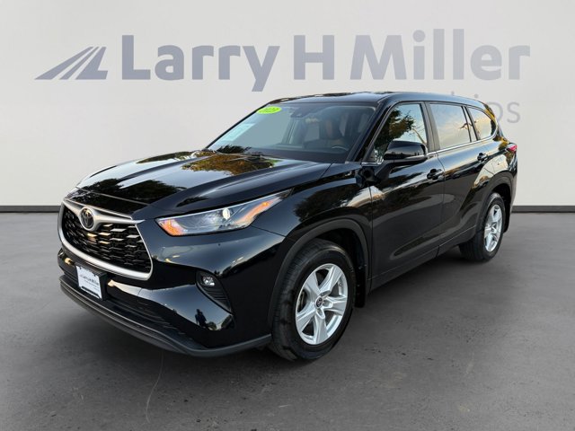 2023 Toyota Highlander LE AWD! LOW MILES! ONE OWNER!