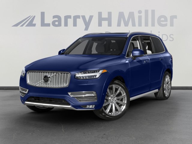2016 Volvo XC90 T6 Momentum AWD!