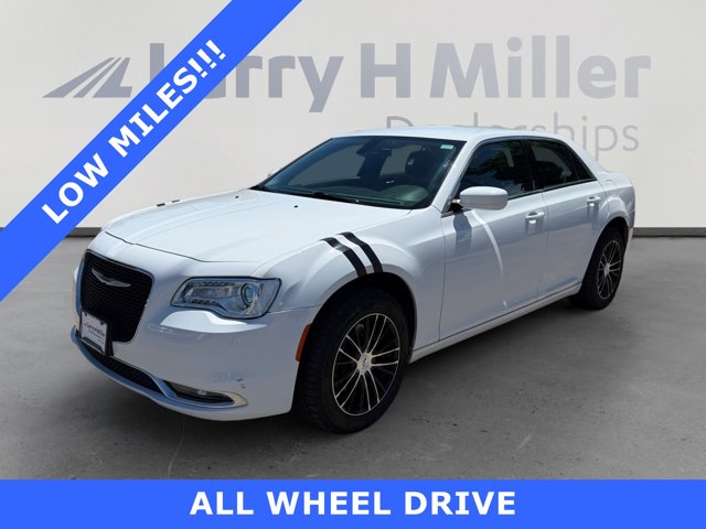 2021 Chrysler 300 Touring