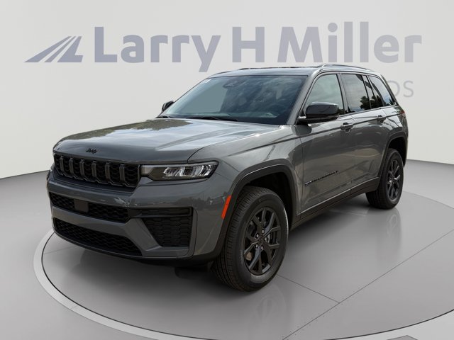 2027 Jeep Grand Cherokee Laredo Altitude