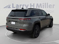 2027 Jeep Grand Cherokee Laredo Altitude